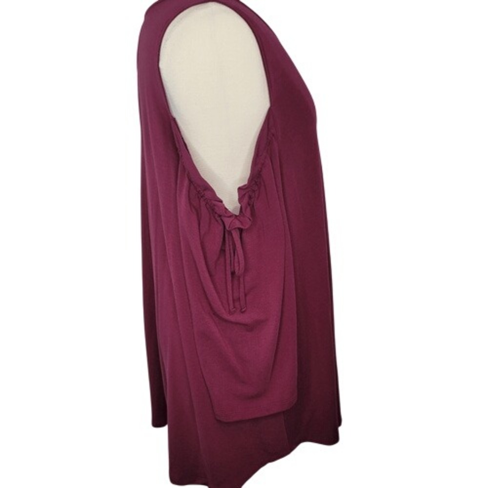 Kate & Mallory‎ Burgundy Cold Shoulder Tunic Top - Picture 3 of 8
